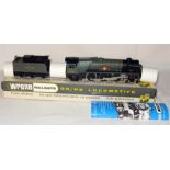 WRENN W2238 BR Green rebuilt Merchant Navy 4-6-2 'Clan Line'. Mint in a Mint Box stamped Packer No 2