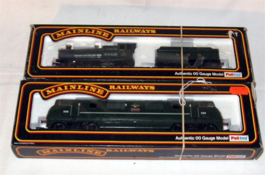 MAINLINE 2 x Locomotives -37087 BR Green Class 42 'Intrepid' - Good Boxed with Instructions and