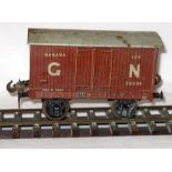 BASSETT-LOWKE Tinplate Gauge 1 Great Northern Railway Tinplate Brown 8T Banana Van with spoked