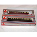 LIMA 2 x Railcars - L205132 #22 in GWR Chocolate and Cream Livery (with Passengers) and 205133 #