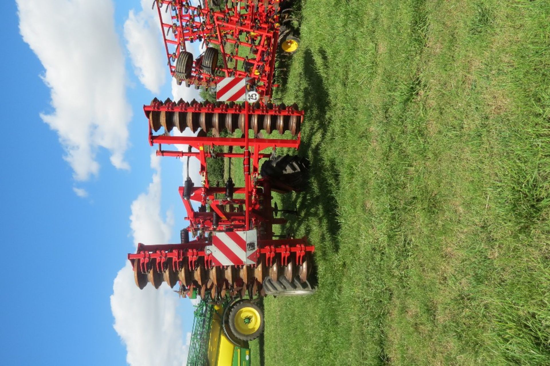 2013 Horsch Terrano 4MT Cultivator with Two Rows of Discs, Tines, Rear Discs and D/D roll, - Image 3 of 9