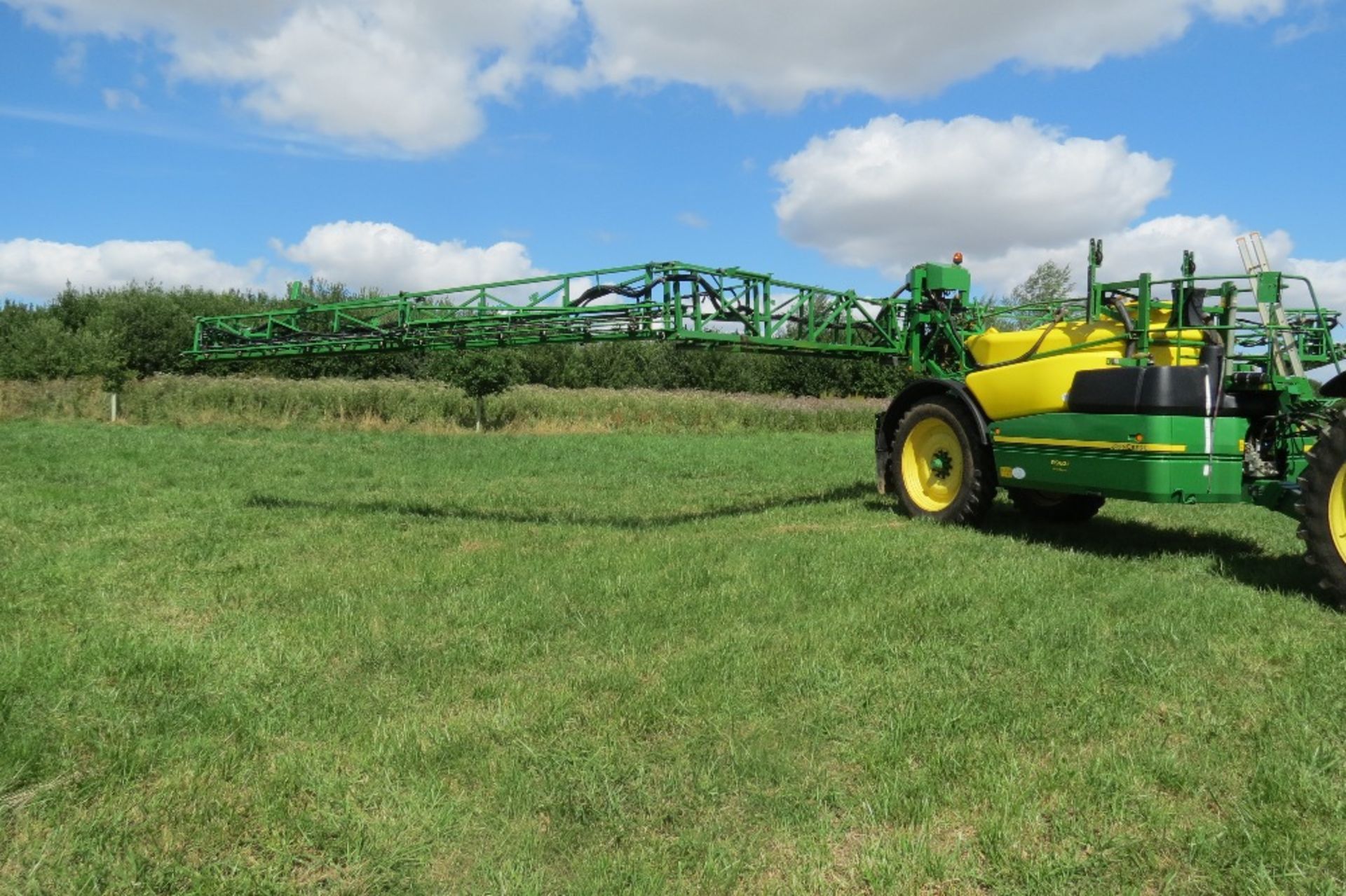 2016 John Deere R9621 PowrSprayer Sprayer, sprayed approximately 17,000 hectares, - Image 15 of 30