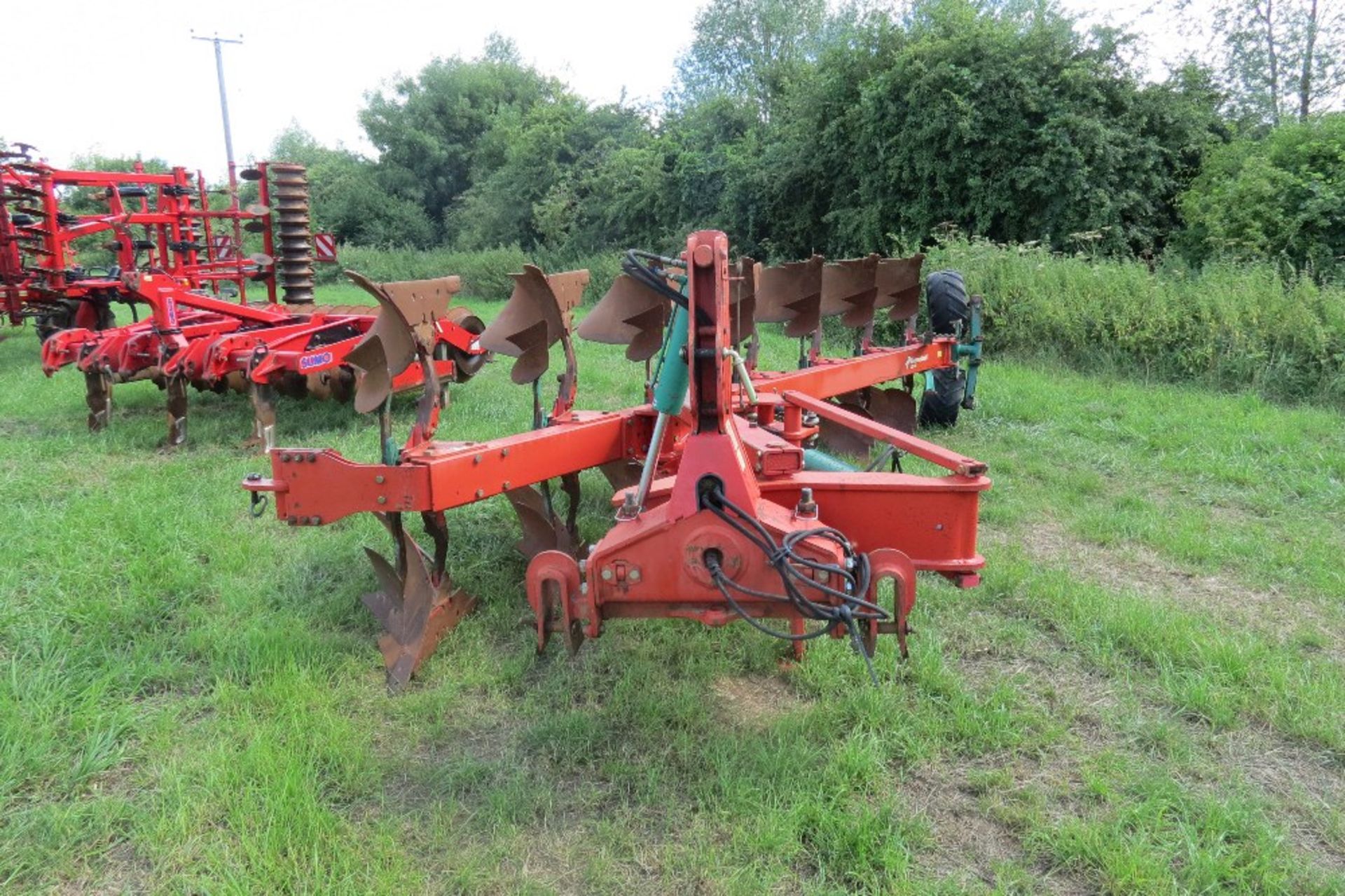 Kverneland L085 7 Furrow Plough, Manual vari - width, Skimmers, Knock off points, - Image 7 of 7