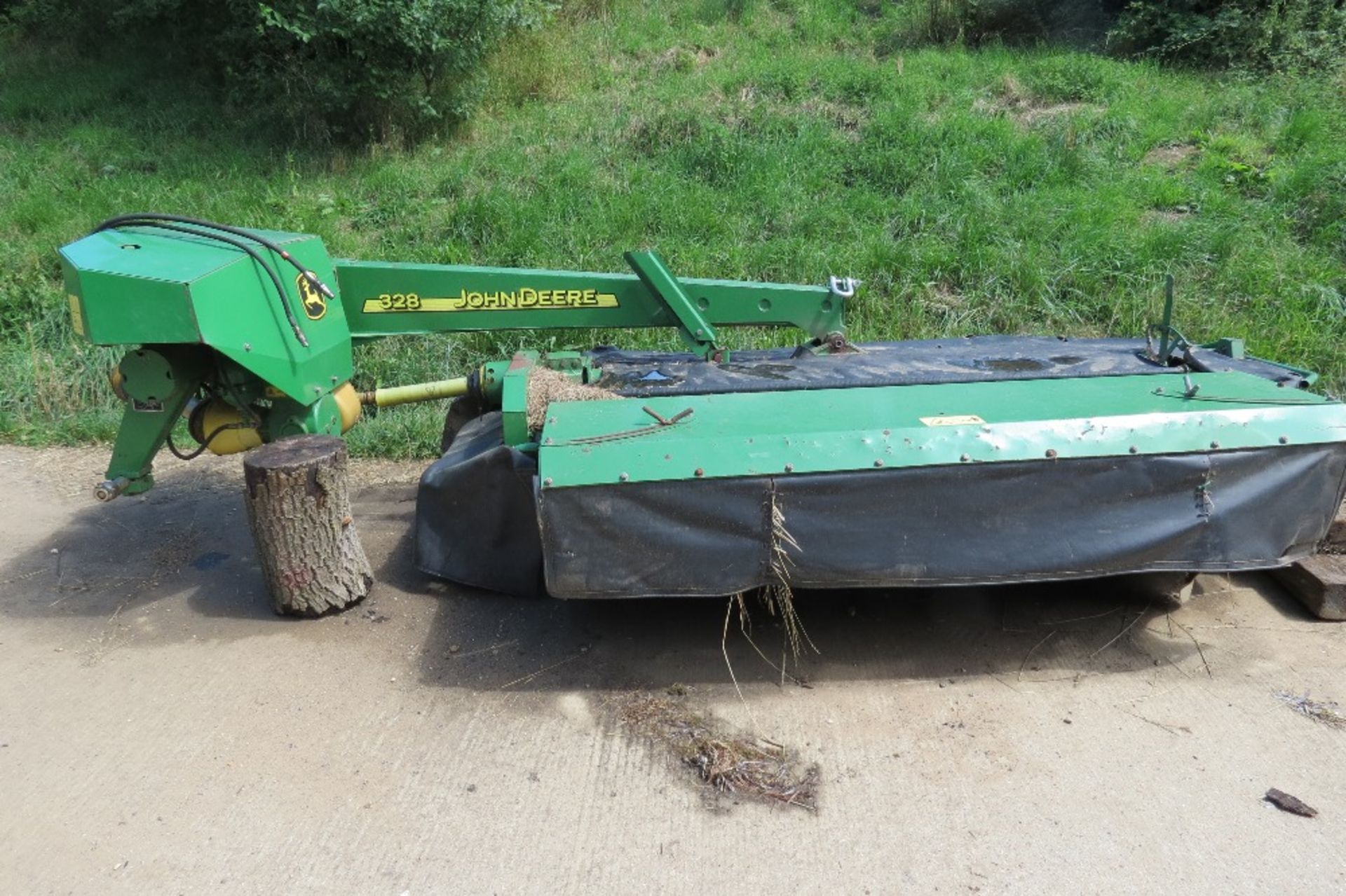 2001 John Deere 382 Conditioner Mower, PTO Driven (540 PTO), Type: CC0328. - Image 2 of 7