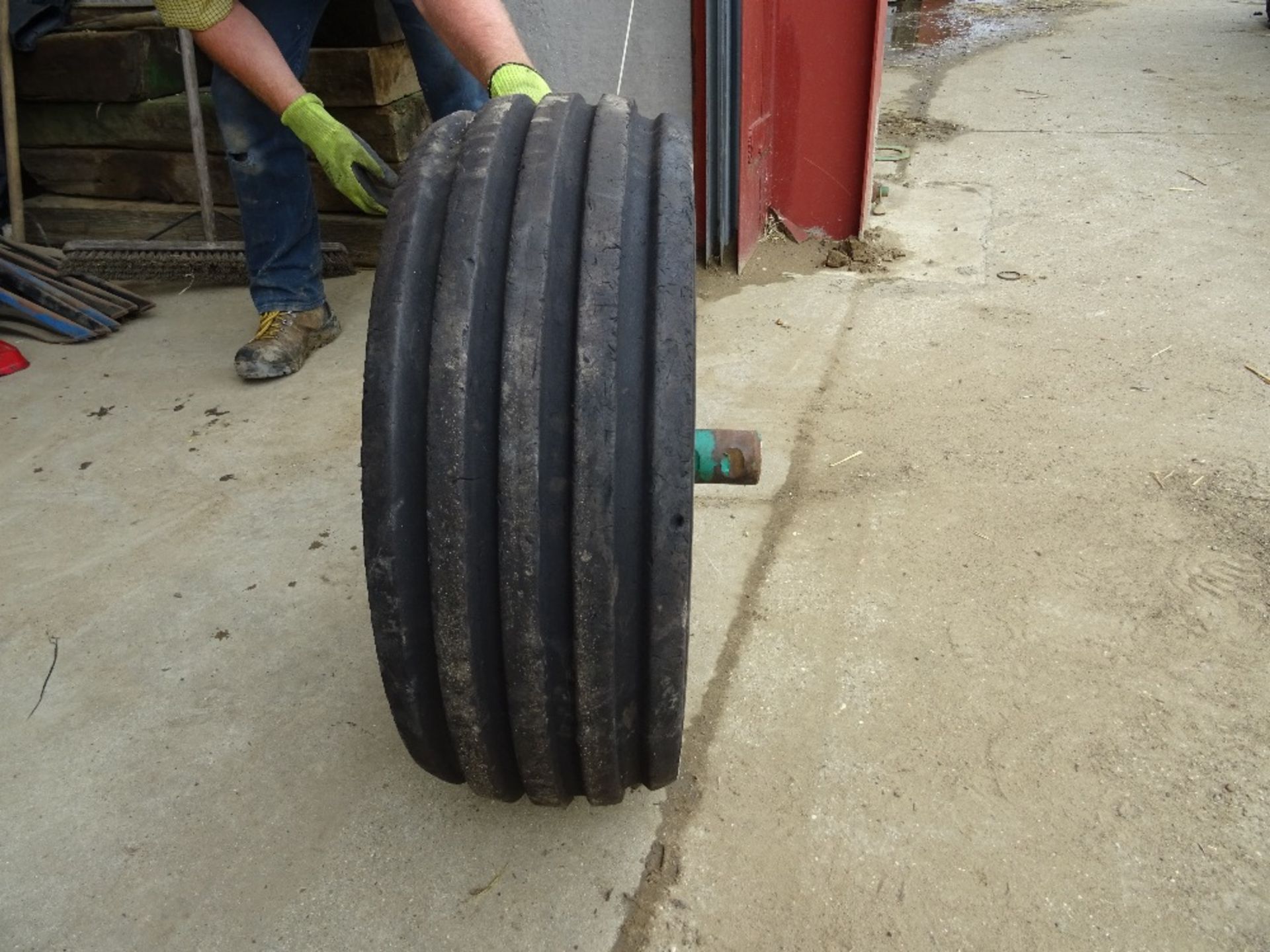 Kverneland Plough Depth Wheel with Shaft - Image 2 of 3