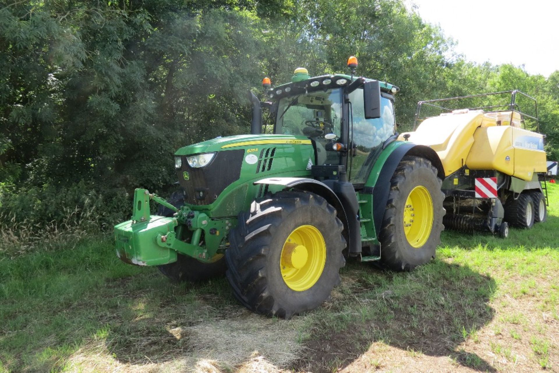 2015 John Deere 6215R, 50K, 2,365 hours (as at 11/8/2017), Auto Power, 5 Spool valves,