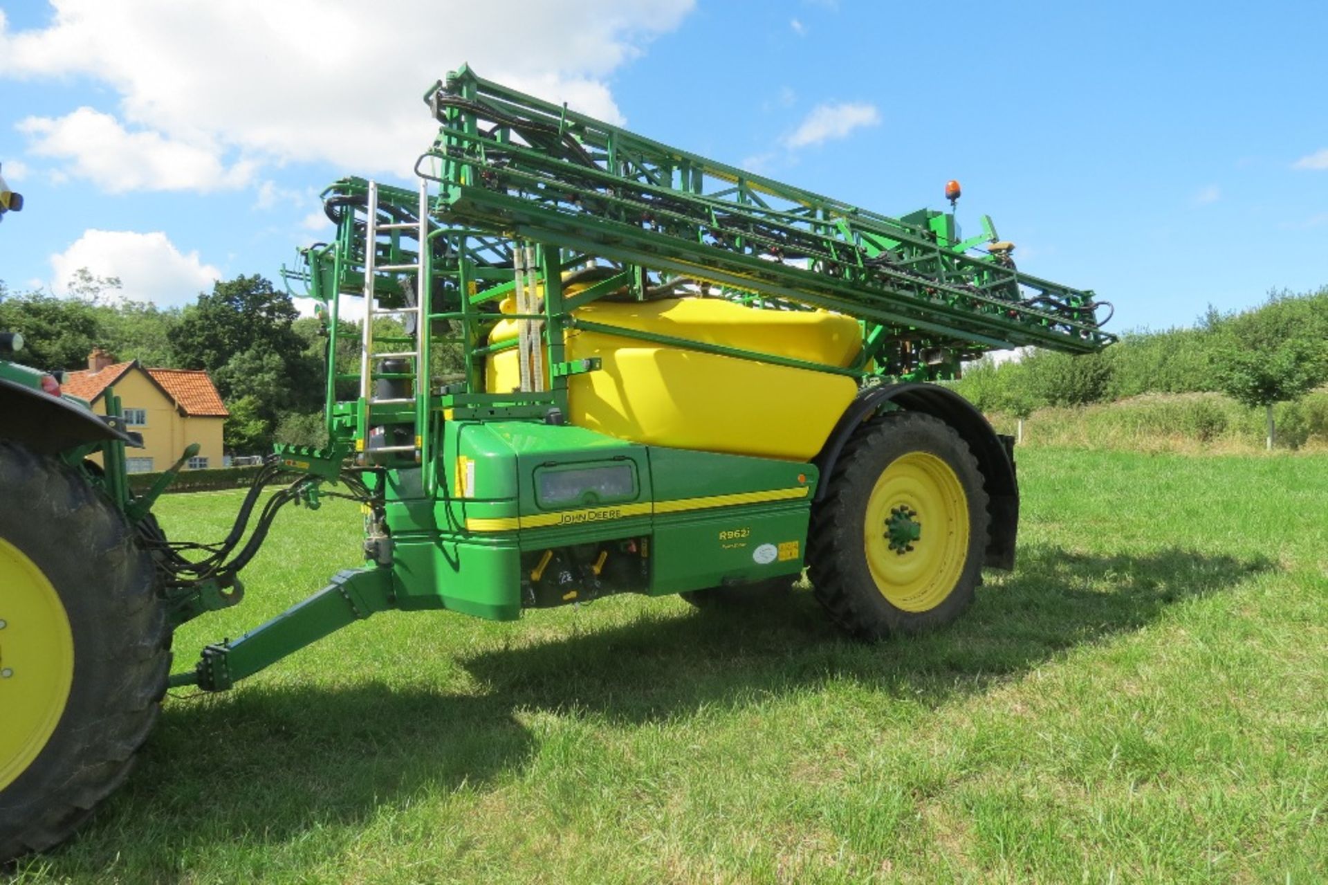 2016 John Deere R9621 PowrSprayer Sprayer, sprayed approximately 17,000 hectares, - Image 27 of 30