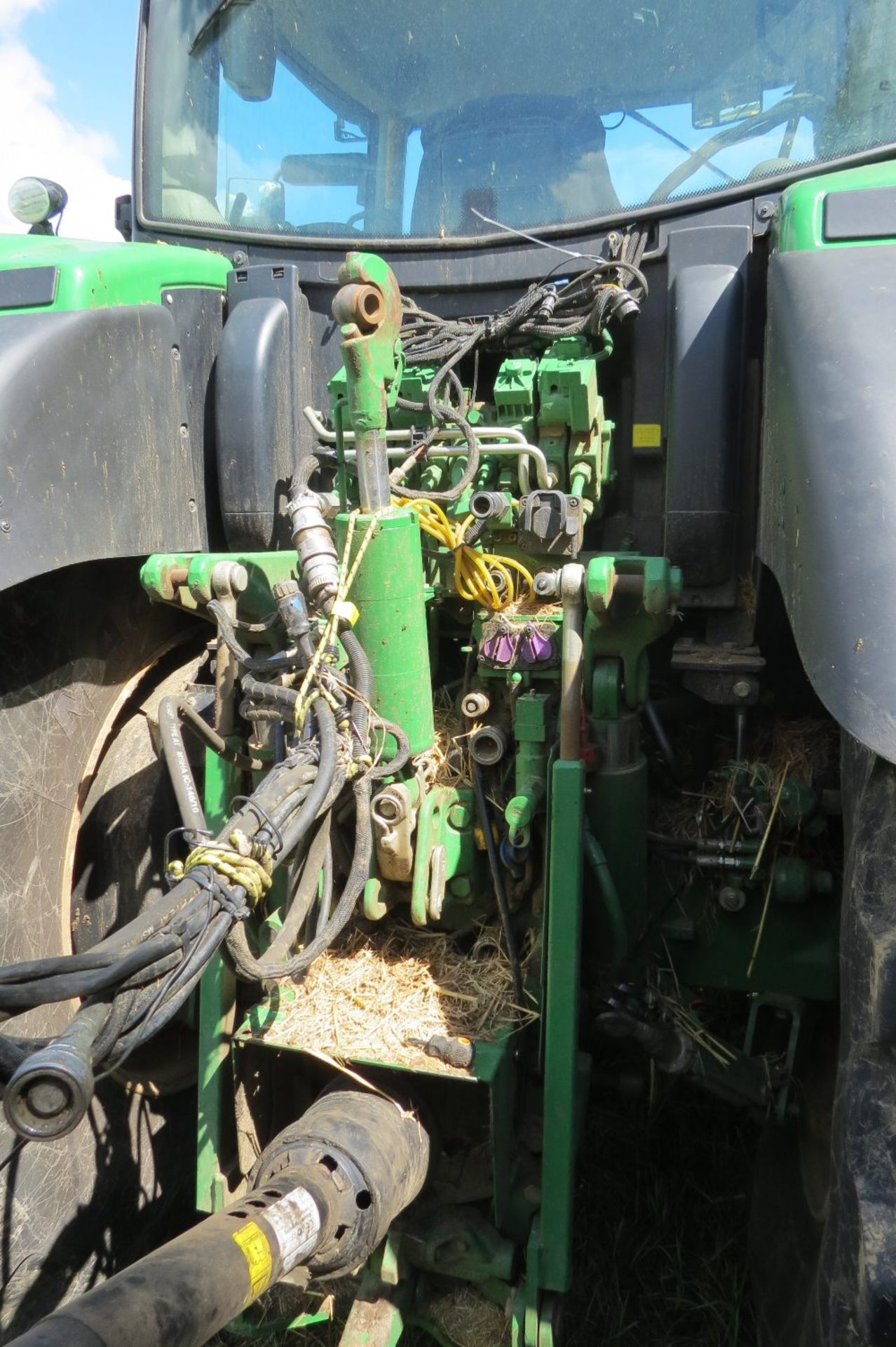 2015 John Deere 6215R, 50K, 2,365 hours (as at 11/8/2017), Auto Power, 5 Spool valves, - Image 7 of 17