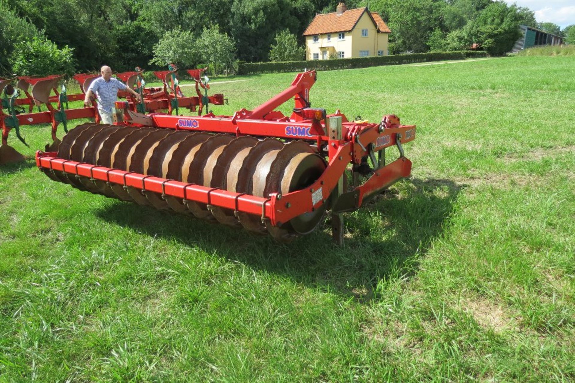 Sumo Trio 3m Cultivator, 6 Leg Cultivator, Discs, Packer Roll, Stand, - Image 4 of 13