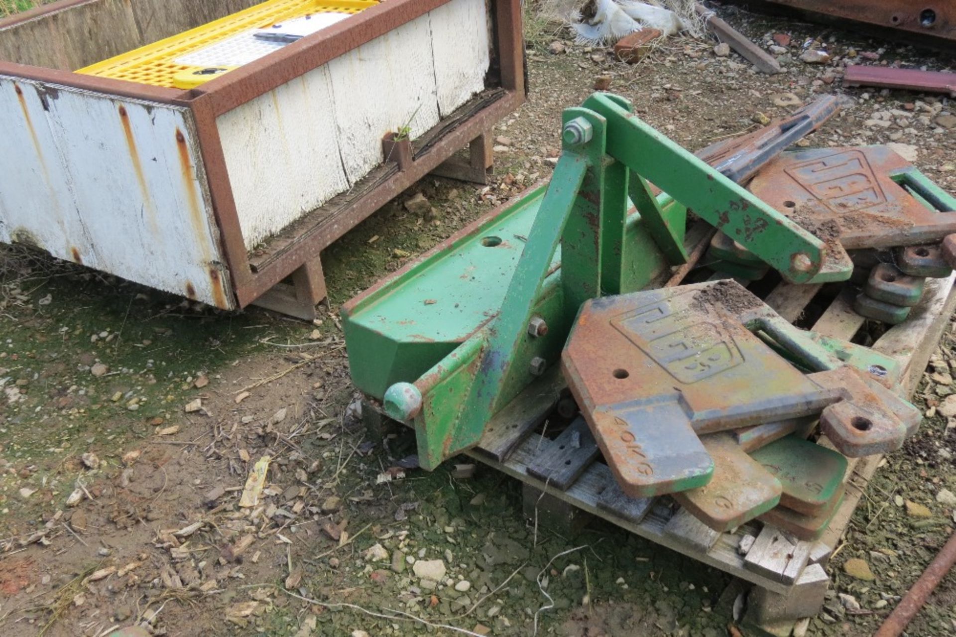 Weight tray to fit John Deere Tractor - Category 2 Linkage - Image 2 of 2