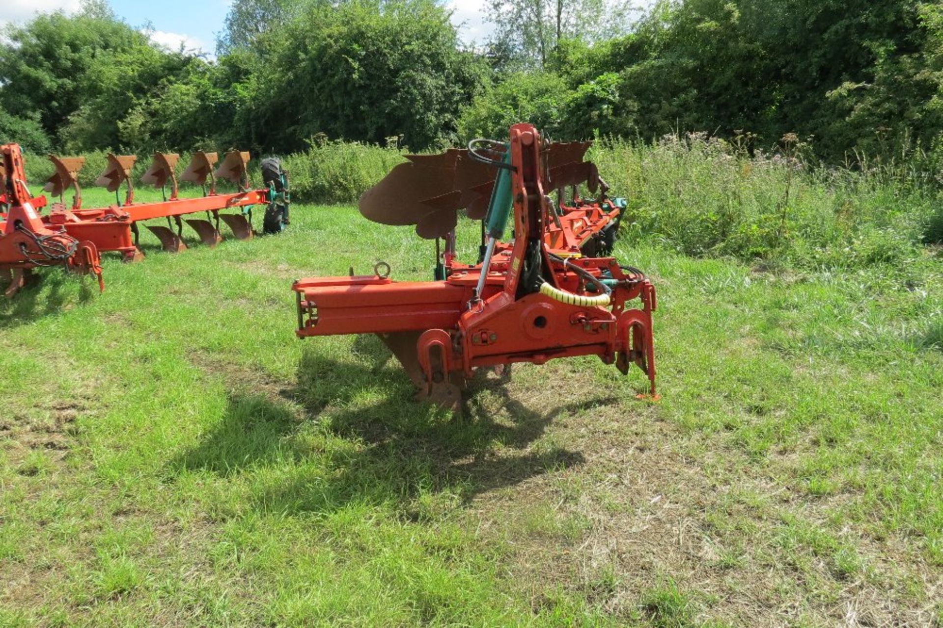 Kverneland LB85, 6 Furrow Plough, Hydraulic vari - width, Skimmers,