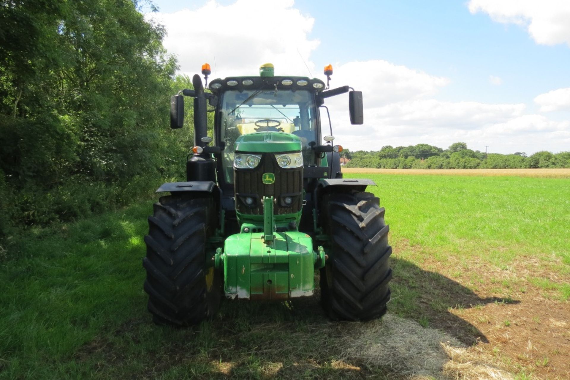 2015 John Deere 6215R, 50K, 2,365 hours (as at 11/8/2017), Auto Power, 5 Spool valves, - Image 10 of 17