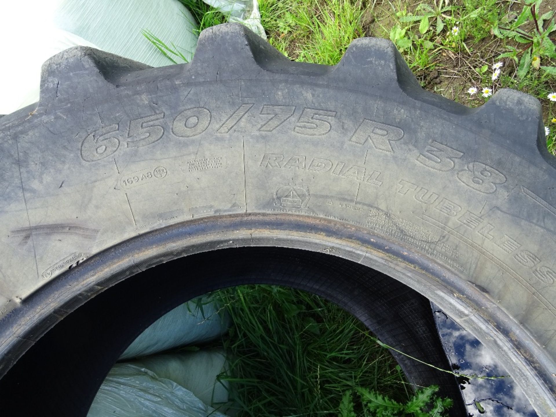 Single Michelin Mach X Bib 650/75 R38 - Image 2 of 3