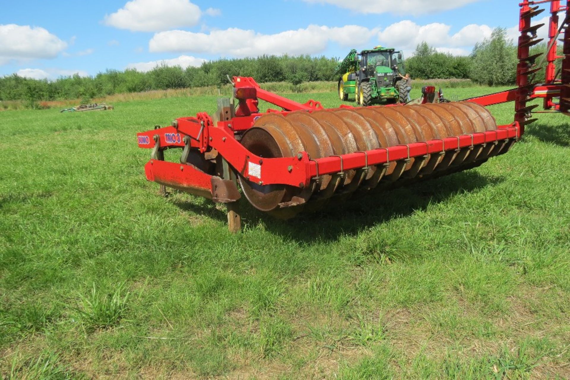 Sumo Trio 3m Cultivator, 6 Leg Cultivator, Discs, Packer Roll, Stand, - Image 2 of 13