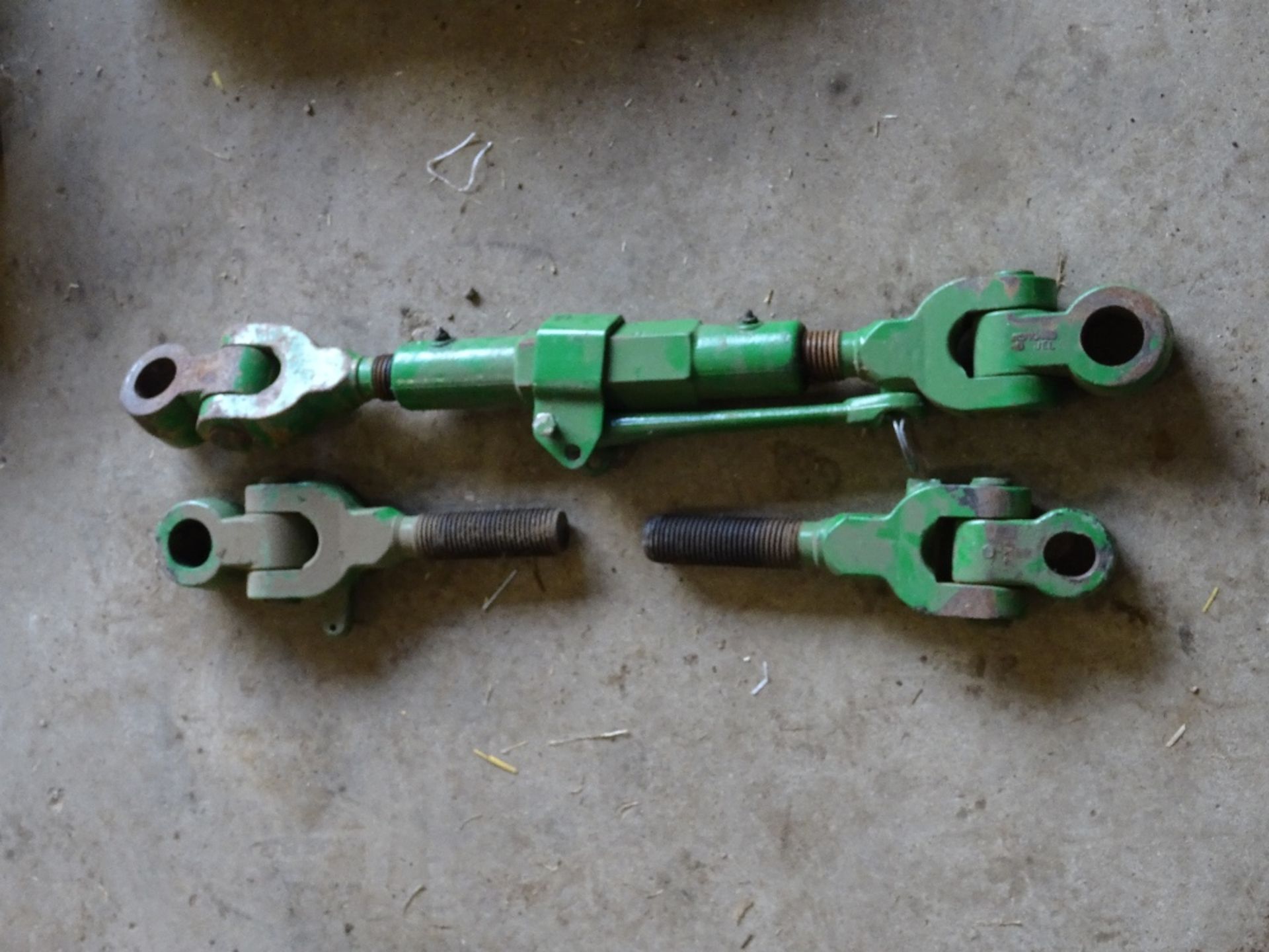 John Deere Top Link for Category 3 Linkage with necessary Eyes for Category 2 Linkage - Image 2 of 2