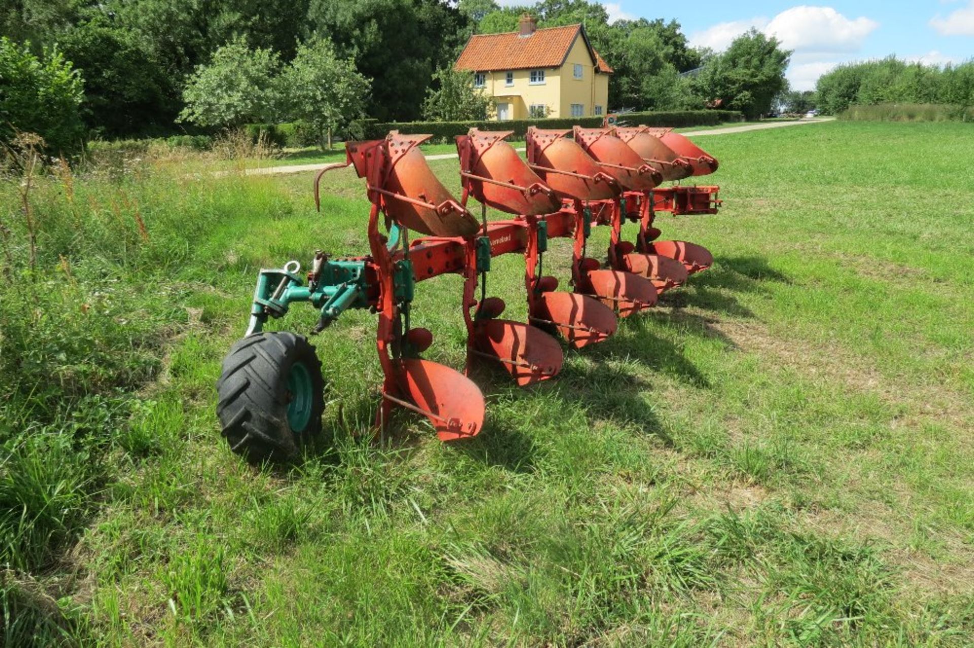 Kverneland LB85, 6 Furrow Plough, Hydraulic vari - width, Skimmers, - Image 4 of 6