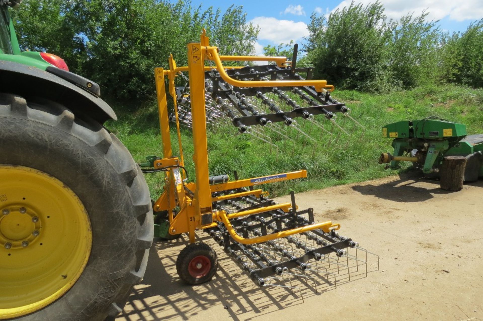 2016 Shelbourne Parmiter 6m Hydraulic Folding Spring Tine Harrow, 1.4m wings.