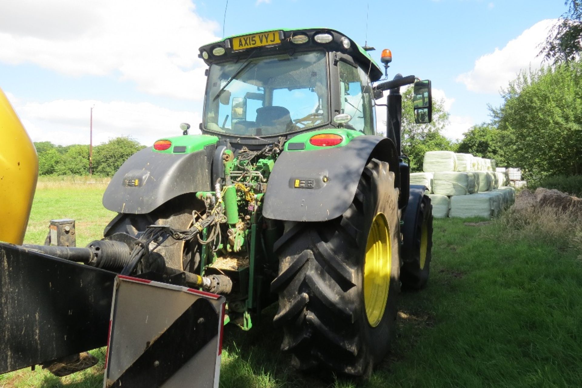 2015 John Deere 6215R, 50K, 2,365 hours (as at 11/8/2017), Auto Power, 5 Spool valves, - Image 5 of 17