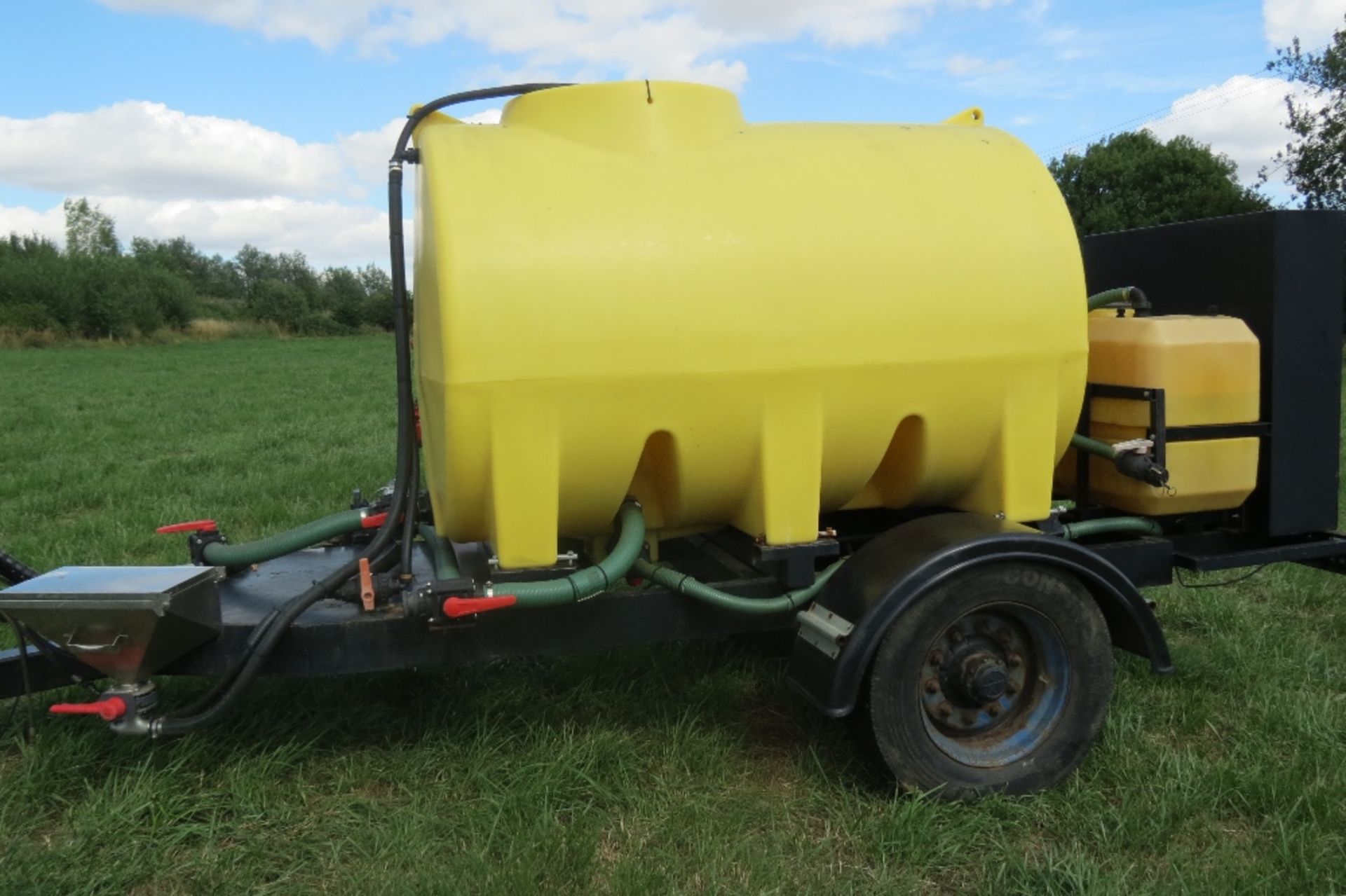 Water Bowser, 5000l tank, towing eye, single axle chassis, mixing tank facility, clean water tank,