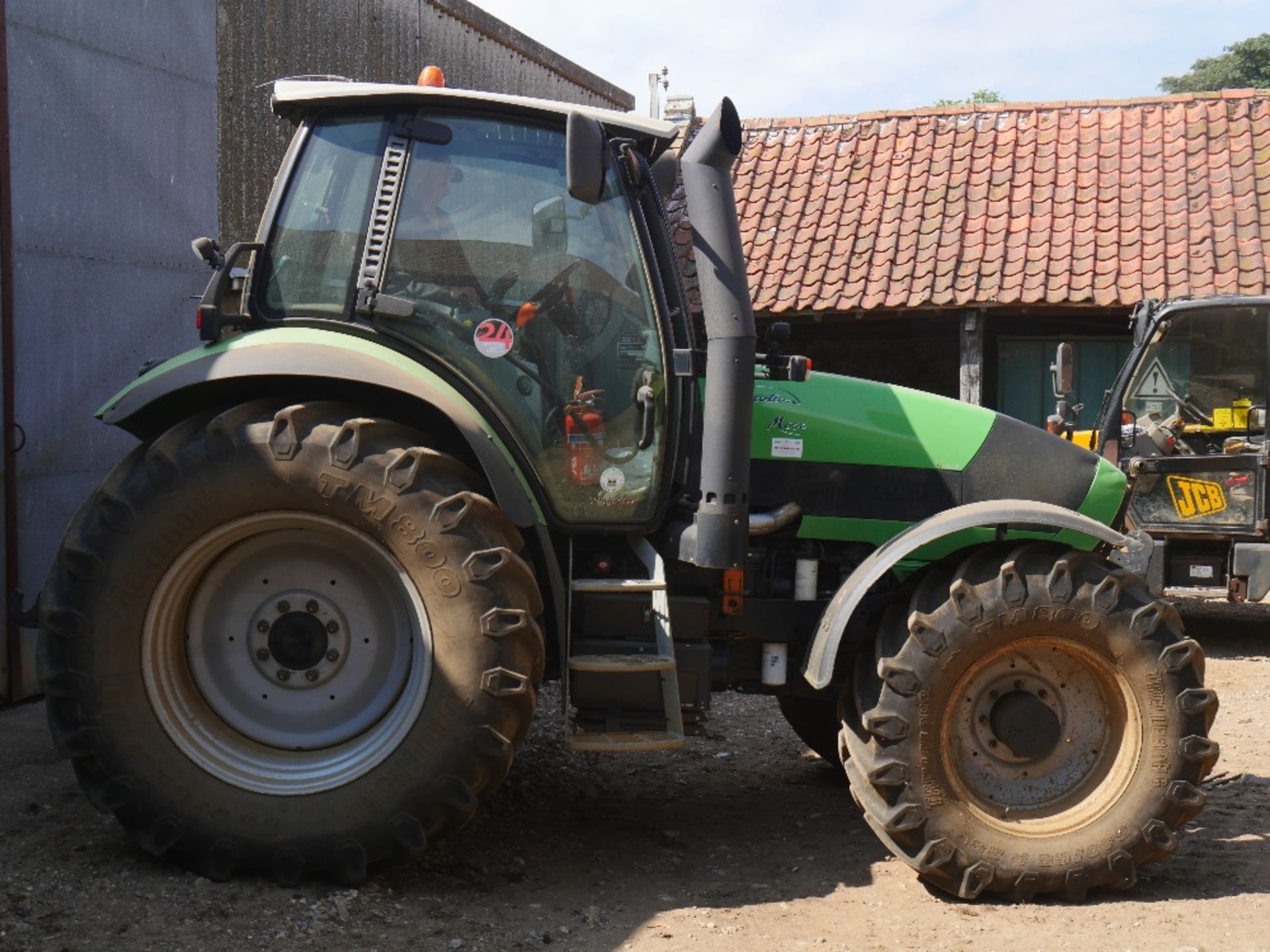 2011 Deutz Fahr Agrotron M640 with front linkage, Rear Tyres: 650/65/R38, - Image 6 of 6