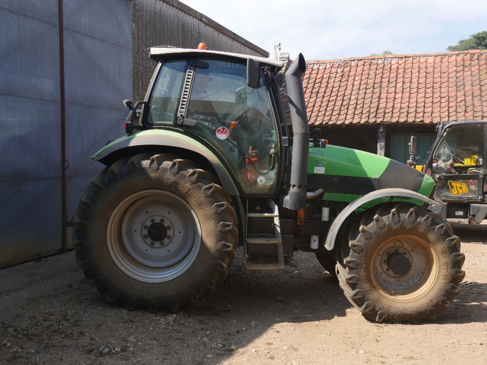 2011 Deutz Fahr Agrotron M640 with front linkage, Rear Tyres: 650/65/R38,