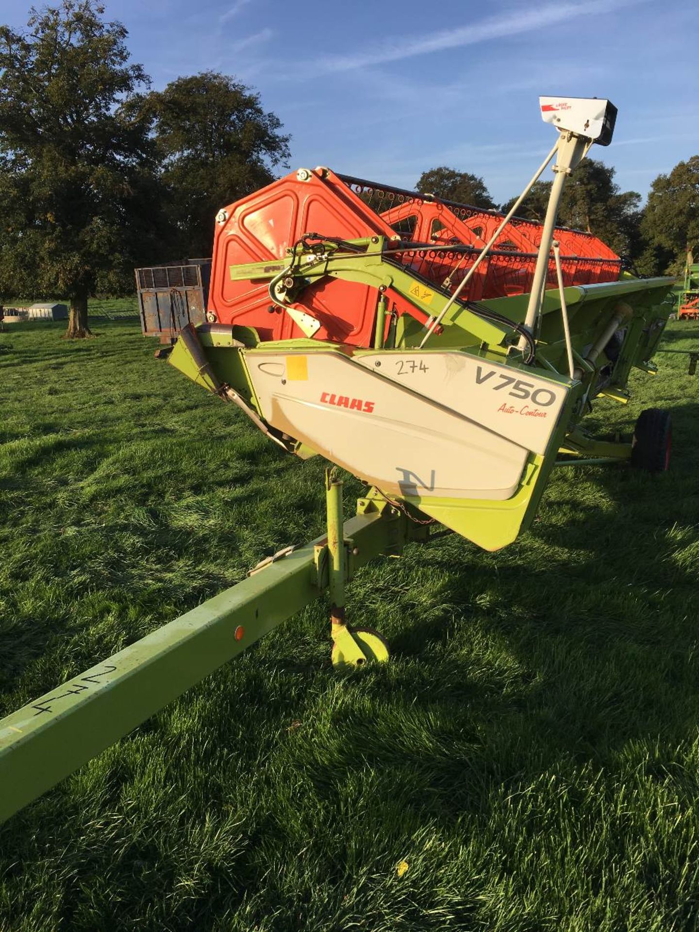 2006 Claas Lexion 570 + Terra Trac, 25ft Header with Trolley, Rear Tyres: 710/45- 26. - Image 2 of 5