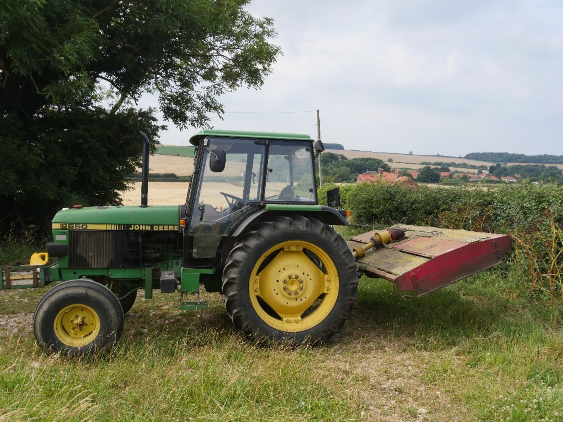 1991 (J83 CAH) John Deere 2650 Tractor, 2 Wheel Drive, 6,257 hours,