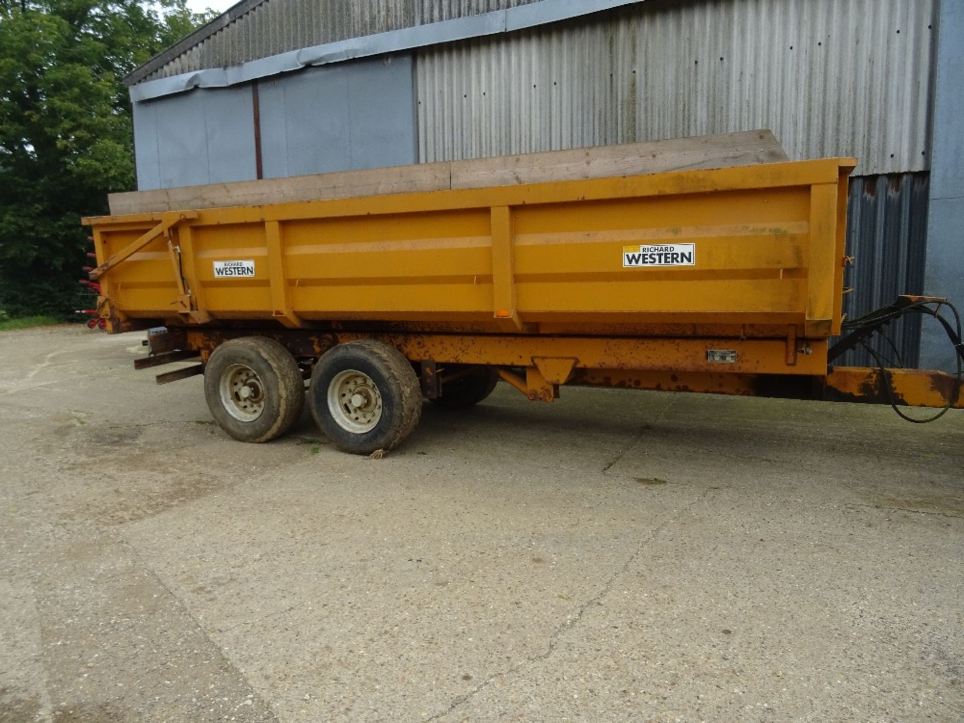 1996 Richard Western 14 Ton Trailer, Leaf Springs, Greedy Boards, Hydraulic Tailgate, Grain Chute,