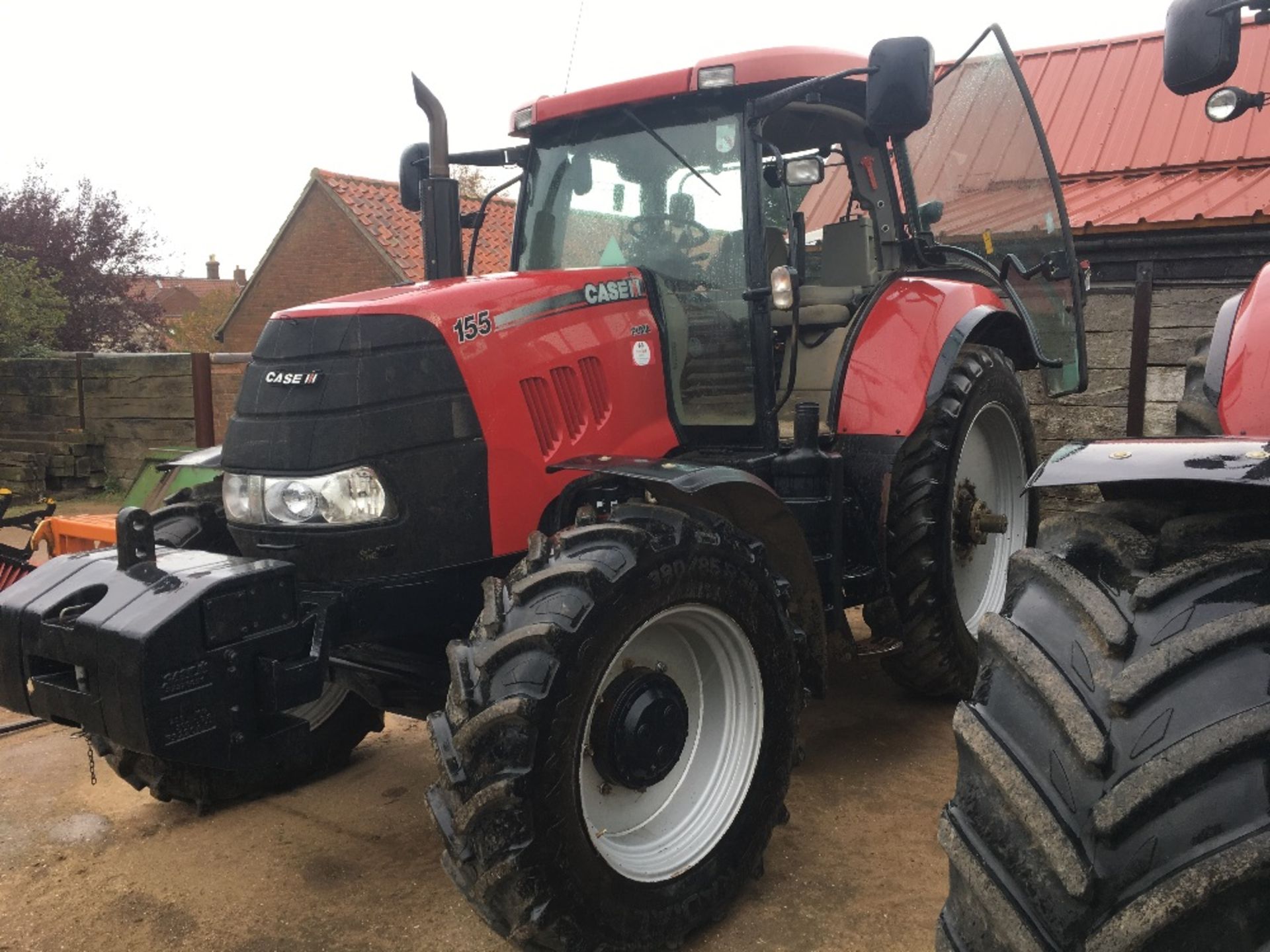 2011 Case 155 Puma, 3943hrs, Front Tyres; Maximo 380/85/R30, Rear Tyres; Alliance 14. - Image 4 of 14