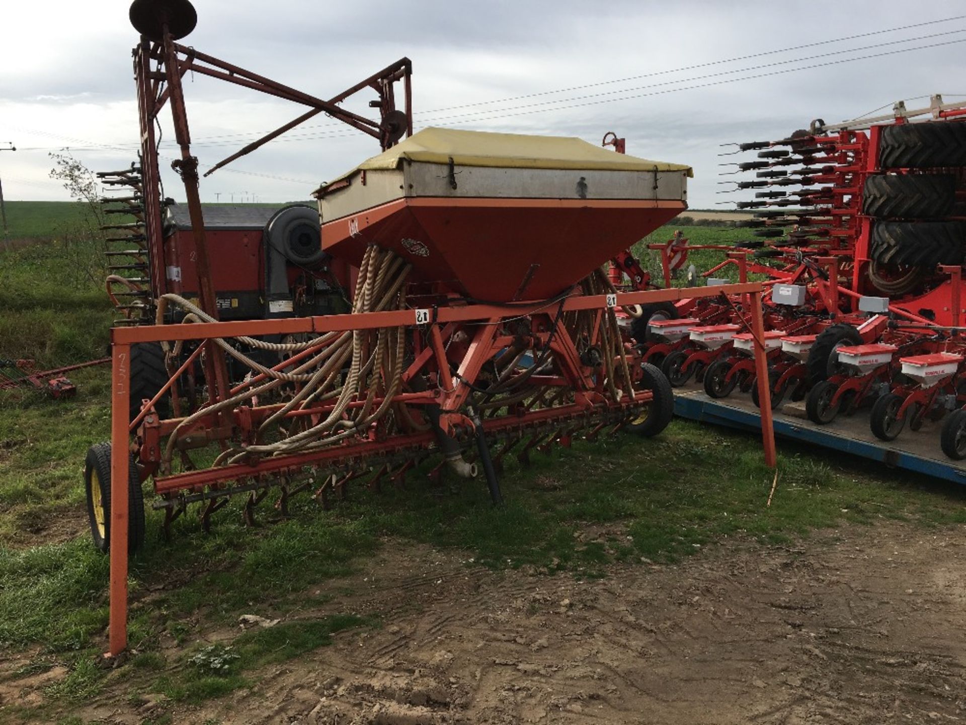 Lely combi pneumatic 4m piggy back drill with stands, Suffolk Coulter, - Image 4 of 4