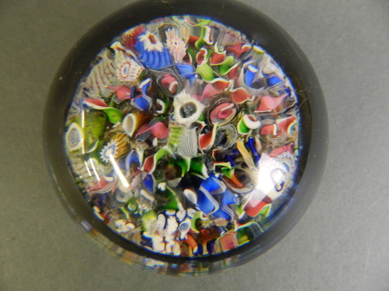 A fine Millefiori glass paperweight with multiple rods and leaves, possibly Baccarat, 2½" diameter - Image 4 of 7