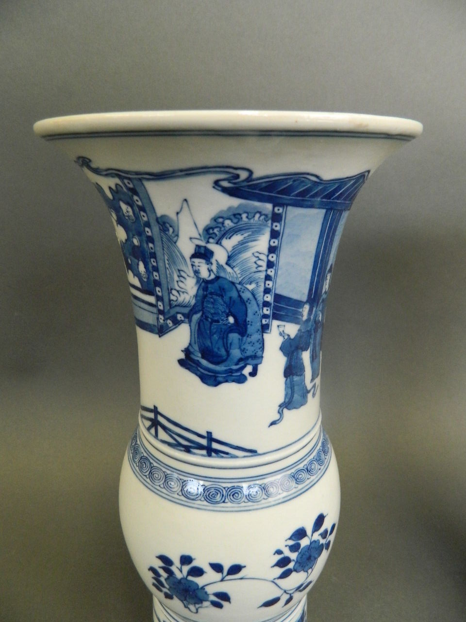 A pair of Chinese blue and white porcelain Gu shaped vases decorated with scenes of an emperor and - Image 3 of 8