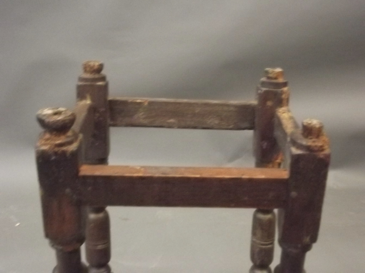 An early C17th oak joynt stool with chip carved frieze, raised on turned splayed supports - Image 6 of 6