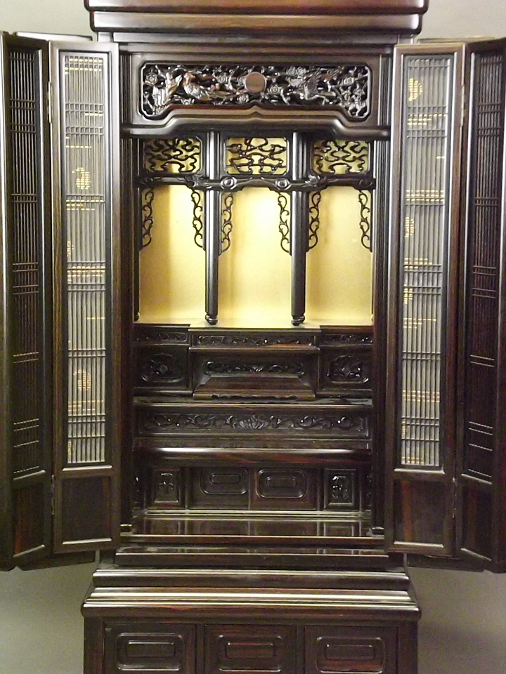 A Chinese hardwood Butsudan shrine cabinet with sectional interior enclosed by two grilled doors - Image 2 of 5