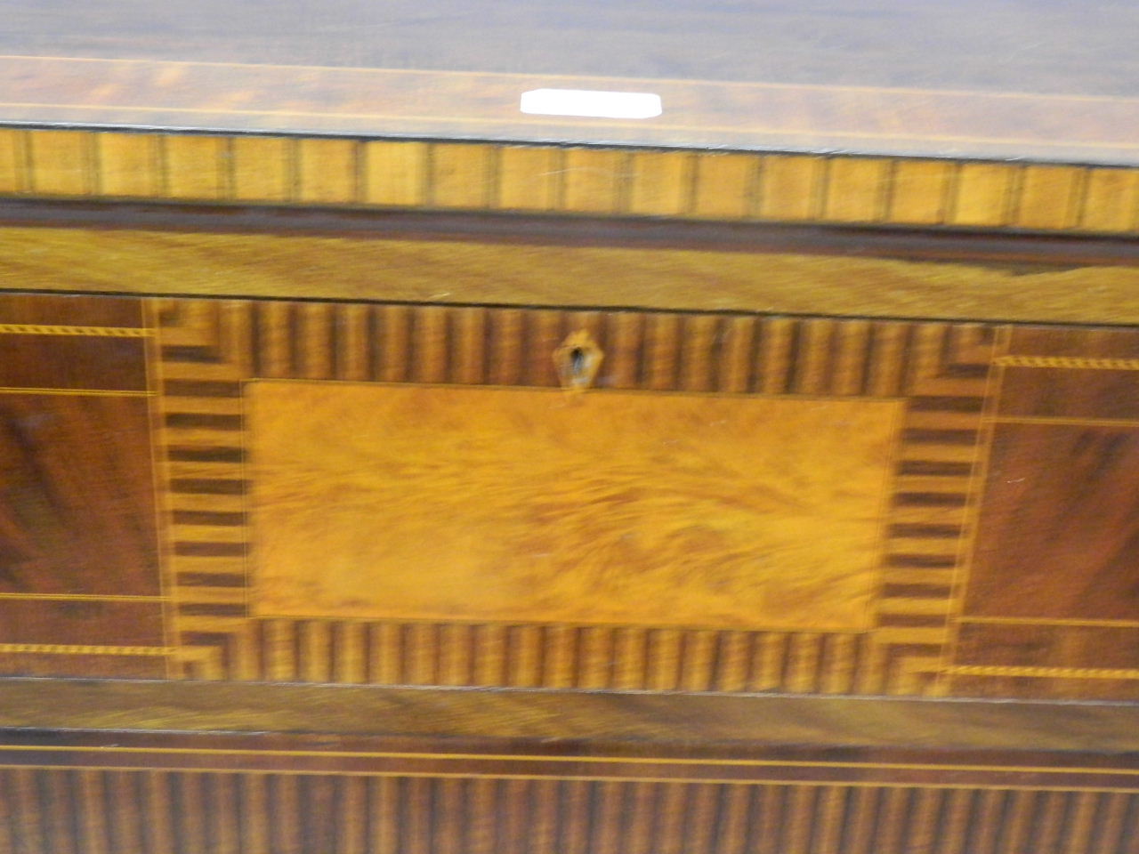 A good C19th mahogany buffet/silver table with fine inlaid decoration, 26" x 50" x 37½" - Image 4 of 5