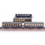 Hornby Series No.2 Pullman and Passenger coaches, three Pullmans two Loraine coaches and Verona,