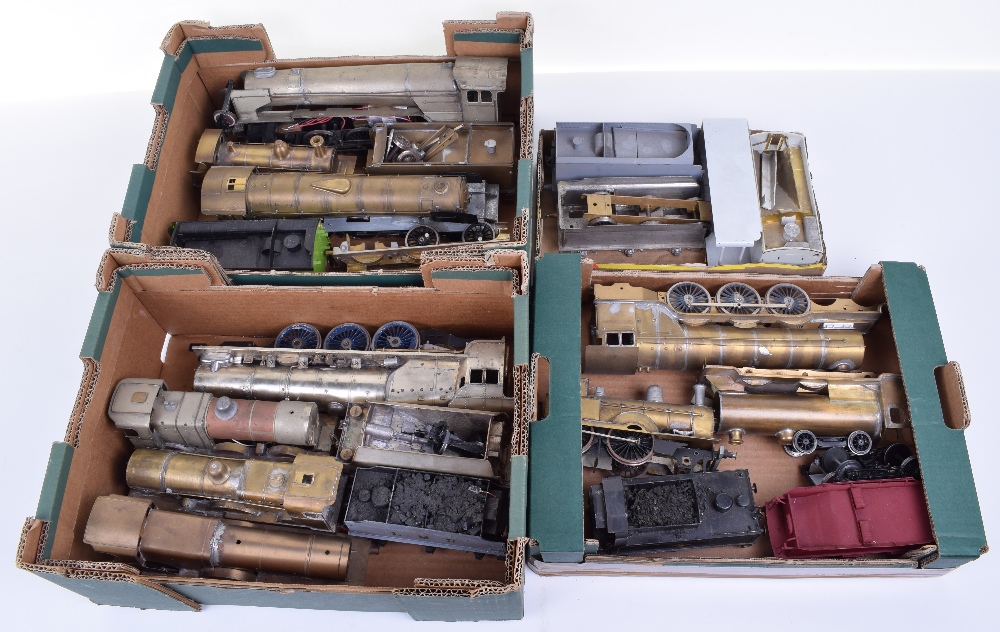 Part constructed 0 gauge kit locomotives, selection of various locomotives and tenders (20 items).