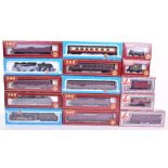 Airfix locomotives, coaches and rolling stock, 54121-3 4-6-0 BR locomotive and tender Royal Scot,