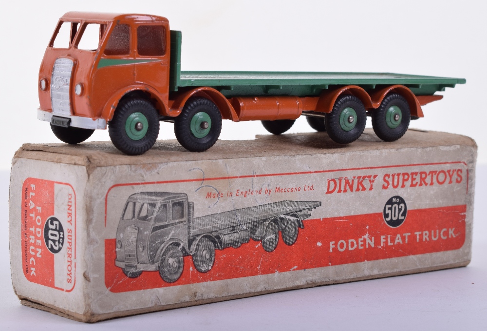 Dinky boxed 502 Foden Flat truck, 1st type orange cab and chassis, green flash, hubs and back, plain