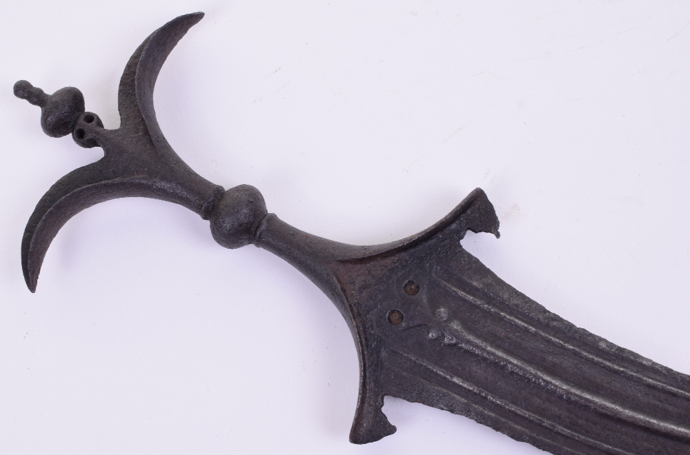 17th Century Indian All-Iron Dagger Chilanum - Image 4 of 5