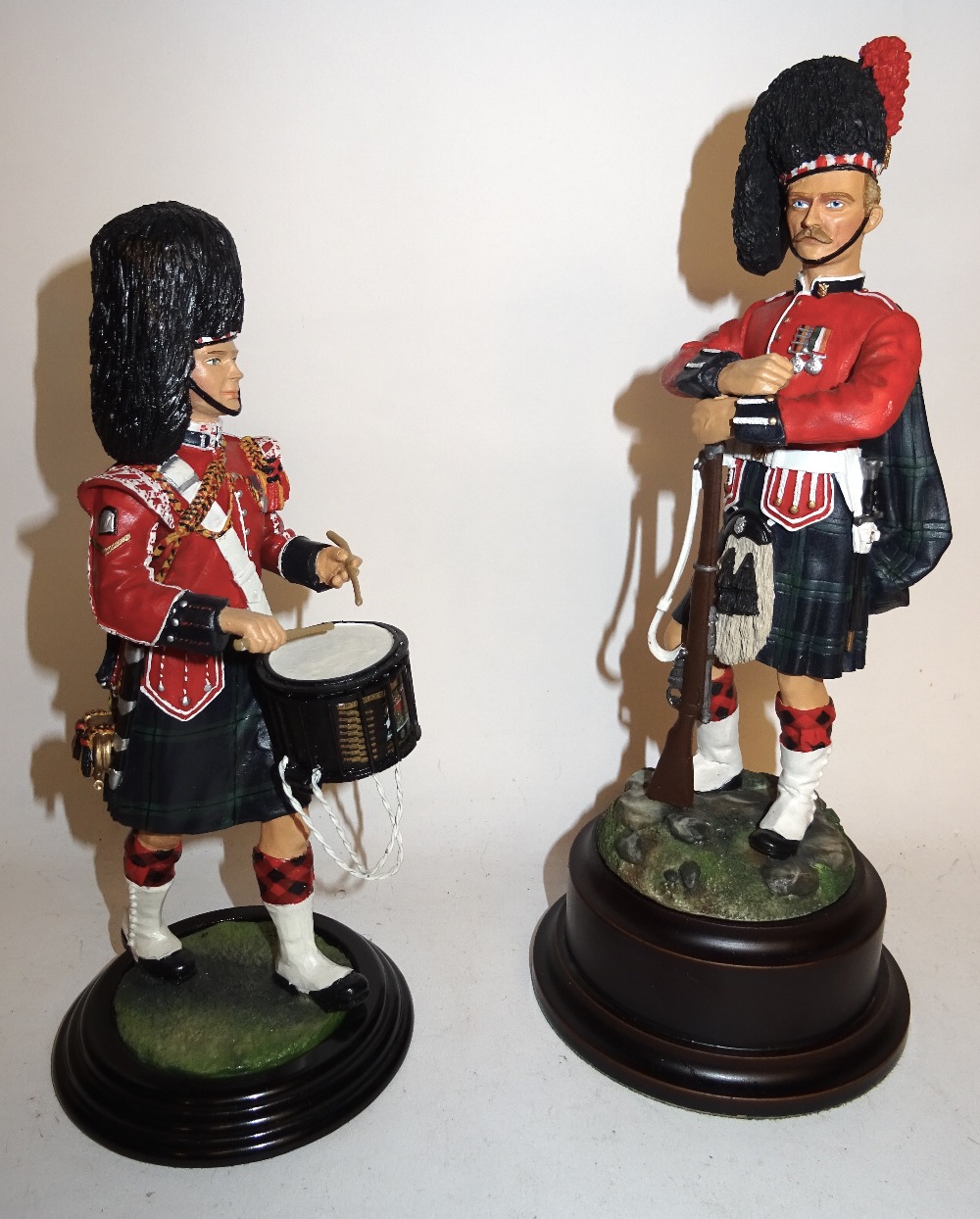 Figurines depicting the Black Watch - Image 2 of 4