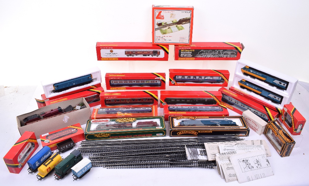 Hornby Railways and Mainline 00 Gauge trains - Image 2 of 2