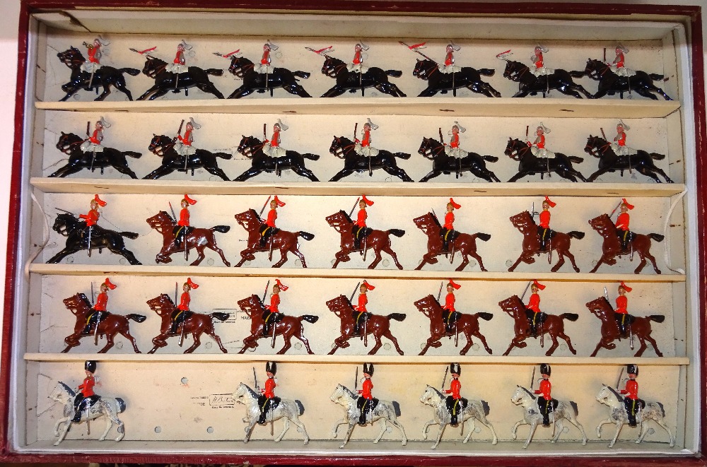 Britains set 129, Large two-tier Display Box, British Cavalry in Full Dress - Image 24 of 25