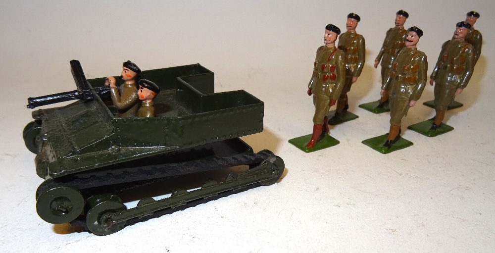 Britains set 1322, Carden Loyd Tank with the Royal Tank Corps and Officer - Image 2 of 3