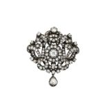 Gold brooch low titer, silver and diamonds MATERIAL: gold low titre, silver and diamond DESCRIPTION: