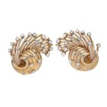 Knot earrings in yellow gold and diamonds MATERIAL: Yellow gold and diamonds DESCRIPTION: two