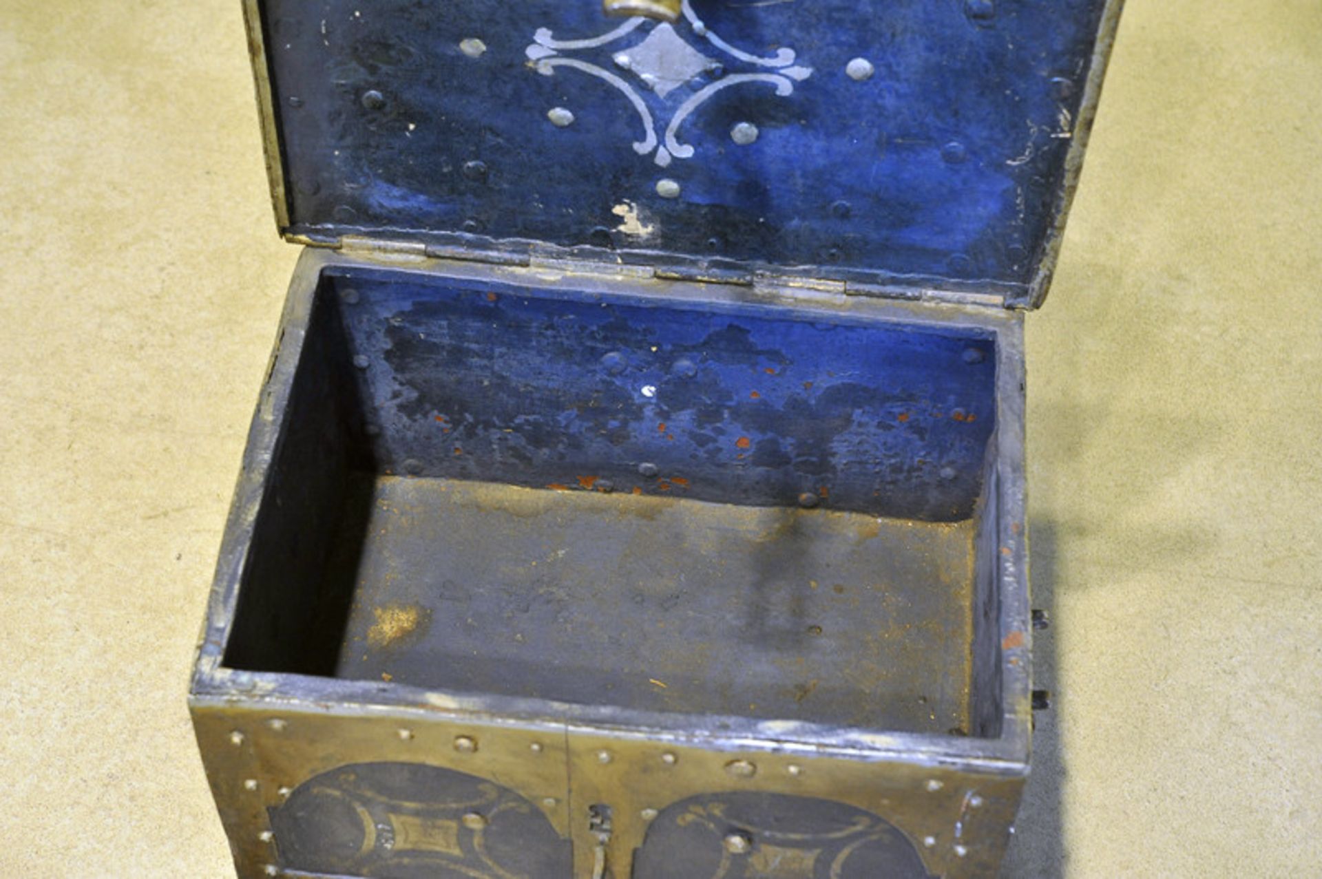 A travelling iron strong-box, dating: 18th Century, provenance: Europe, dating: 18th Century, - Image 11 of 11