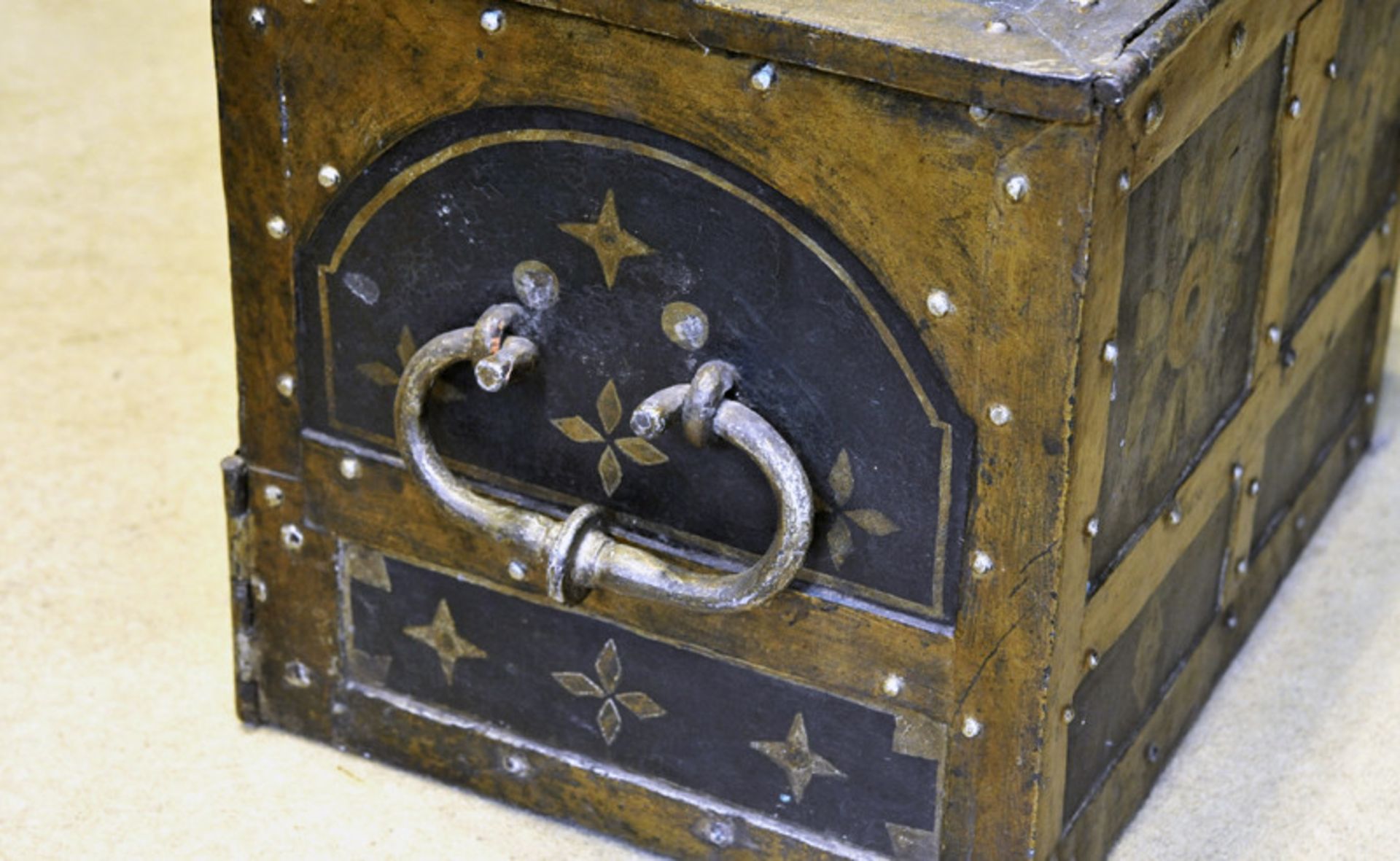 A travelling iron strong-box, dating: 18th Century, provenance: Europe, dating: 18th Century, - Image 10 of 11