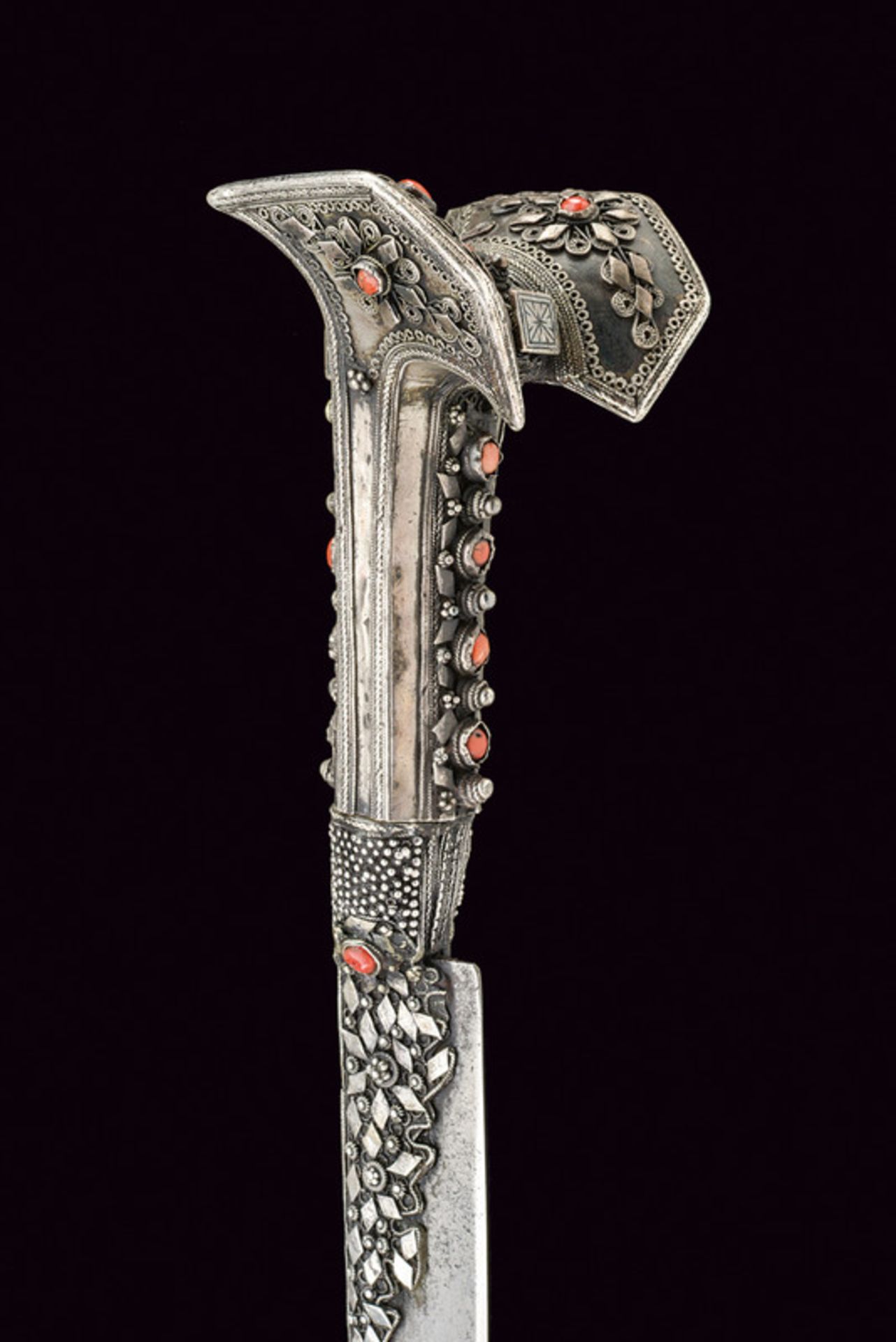 A beautiful silver mounted yatagan, dating: 19th Century, provenance: Turkey, dating: 19th - Bild 2 aus 8