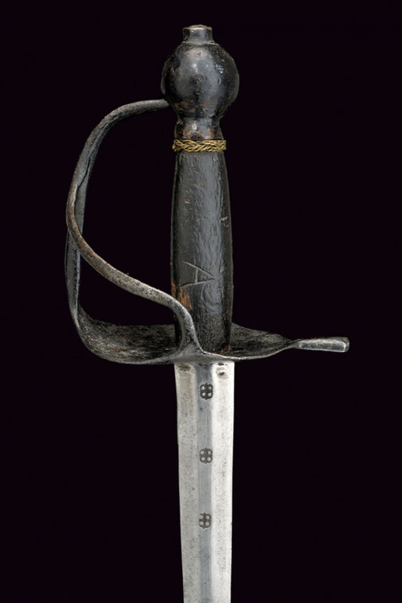 A sword - Image 3 of 4